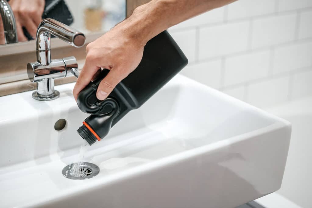 Removal of blockage in sink